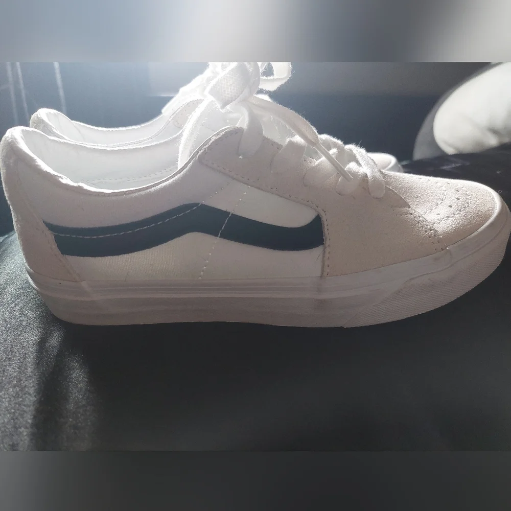 Vans Sk8-Low Unisex Black White Cream Contrast Sneakers NWOT Women's 5.5 Men's 4 - Picture 3 of 7